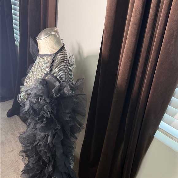 Black Sheer Ruffle Sleeve Crop Top - Picture 3 of 4